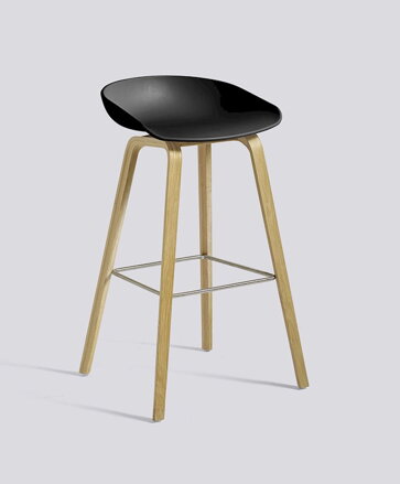Barová židle About a Stool AAS ECO 32 s polypropylenovým sedákem a dřevěnou podnoží