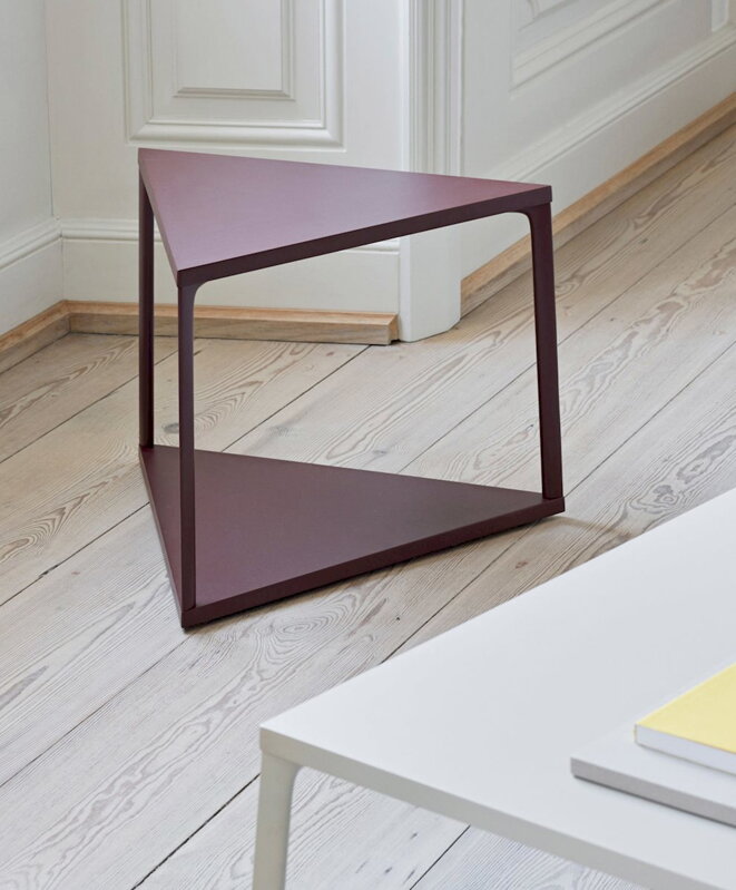 Stolek Eiffel Side table triangle Stolek Eiffel Side table triangle