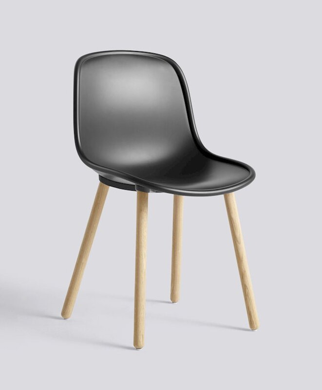Židle Neu 12, sedák Soft Black, dubová noha Židle Neu 12, sedák Soft Black, dubová noha